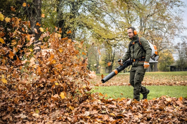 Afbeeldingen van Stihl BR800C-E benzine ruggedragen bladblazer