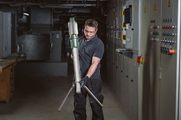Afbeeldingen van Metabo Accu-lamp BSA 18 LED 5000 DUO-S op statief