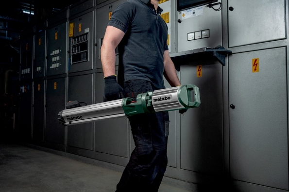 Afbeeldingen van Metabo Accu-lamp BSA 18 LED 5000 DUO-S op statief
